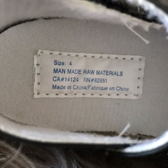 Lot of 3 Klassy Baby girl dress shoes 2 sizes - Picture 8 of 8